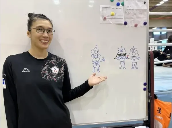 好有才！黃筱雯畫畫抒壓　自創「大便超人」塗鴉超KUSO