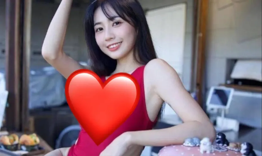 啦啦隊小清新轉大人！「無害臉+危險UU」慈妹不忍了「中路大開」全都露