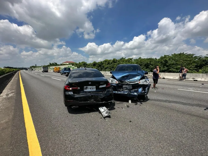 影／國1豐原交流道6車連環追撞　中市議員陳清龍受驚嚇新車全毀
