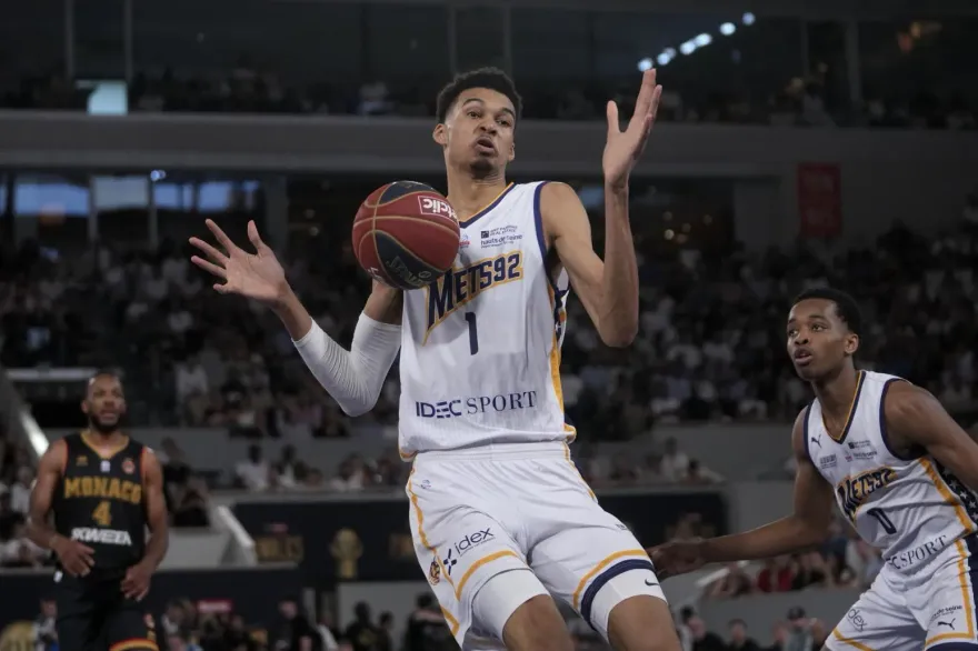 選秀狀元大熱門！文班亞馬「中鋒身高、後衛身手」　最大罩門曝光