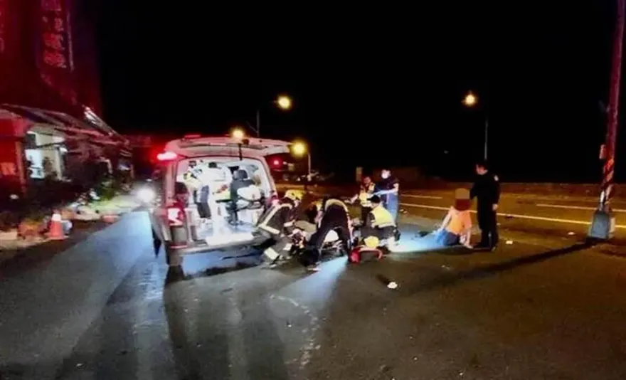 影/又是酒駕！7旬翁遭撞飛20m慘死　肇事駕駛「爬出水溝」嚇傻癱跪