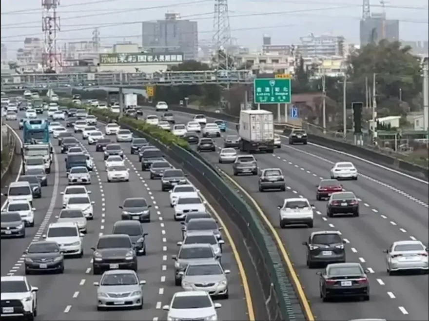 端午交通/明國道車潮「爆量1.4倍」！三大地雷路段曝光　國5早上塞到深夜