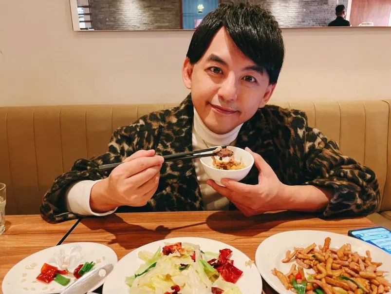 黃子佼性騷案/毀滅式自爆媽外遇！傳「佼爸急關臉書」蔡玉真曝最新近況