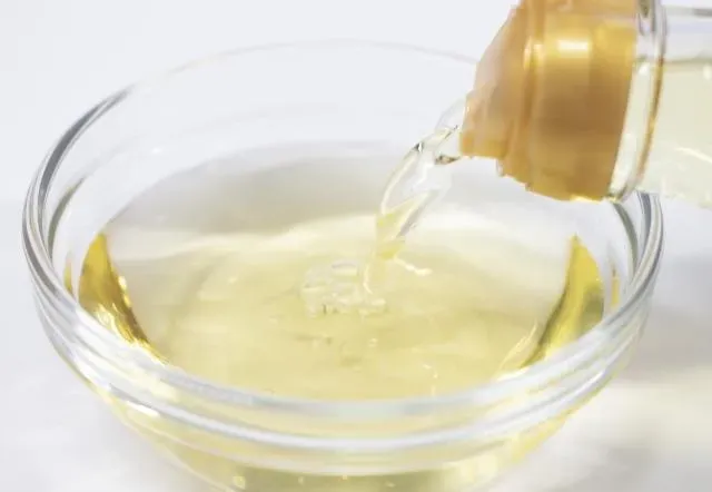 網傳「喝醋治新冠」是真的嗎？食藥署警不當食用恐使腸胃不適