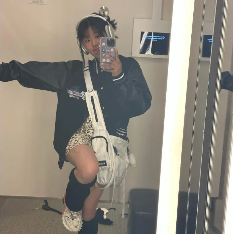 慶祝「轉大人」！梧桐妹放送大尺度私密照　火辣比基尼好身材全露