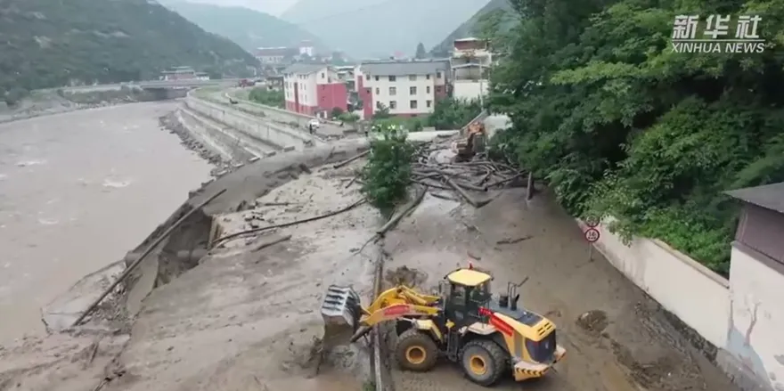 影/四川汶川強降雨爆發土石流「2死5失蹤」　當局全力搜救中