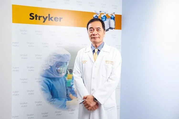 關節重建新領域陳健煜醫師　AI機器手臂精準醫療新紀元