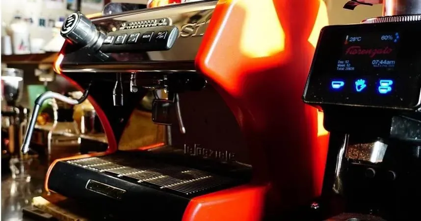 「低消1杯飲料」3人吃1千多結帳傻了　店家見負評反嗆