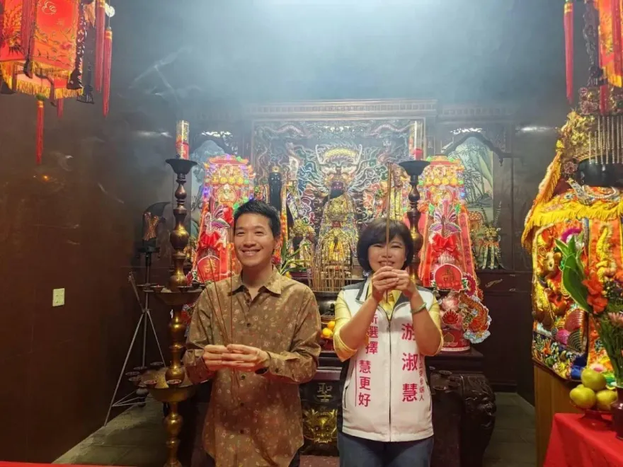 游淑慧跑基層巧遇「老朋友」　網喊：王世堅做不到妳做到了