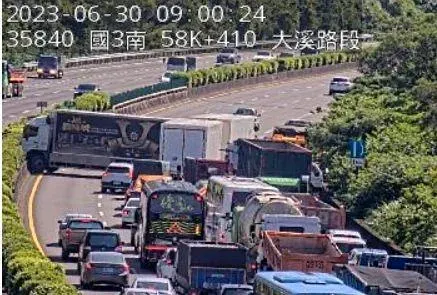 快訊／國3北向大溪段5車撞成一團！北上全阻斷車流紫爆回堵5km