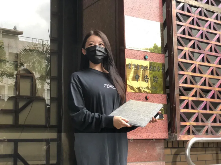 影/NONO伸狼爪「有目擊證人」！小紅老師揭潛規則「聽這句話爆哭」