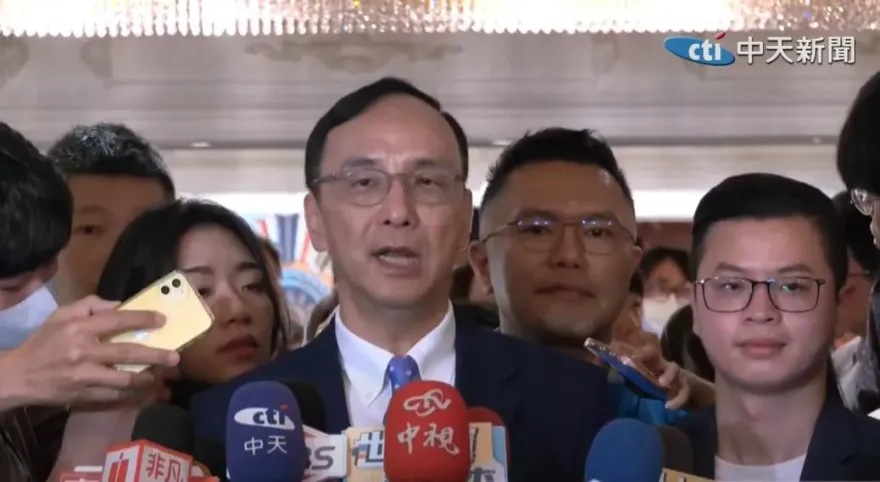 侯友宜、韓國瑜同台整合藍軍　朱立倫向他喊話：大家要團結在一起