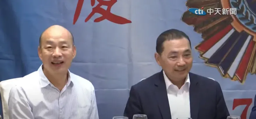 影／藍軍大團結！　侯友宜、韓國瑜握手同框「全場歡呼」