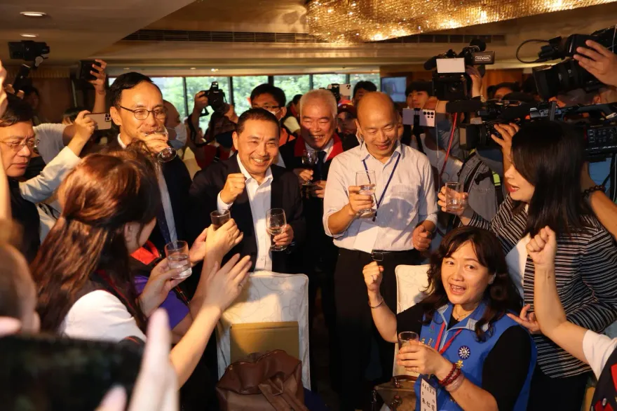 圖輯/辣個男人來了！侯友宜、韓國瑜合體　歷史性時刻一次看