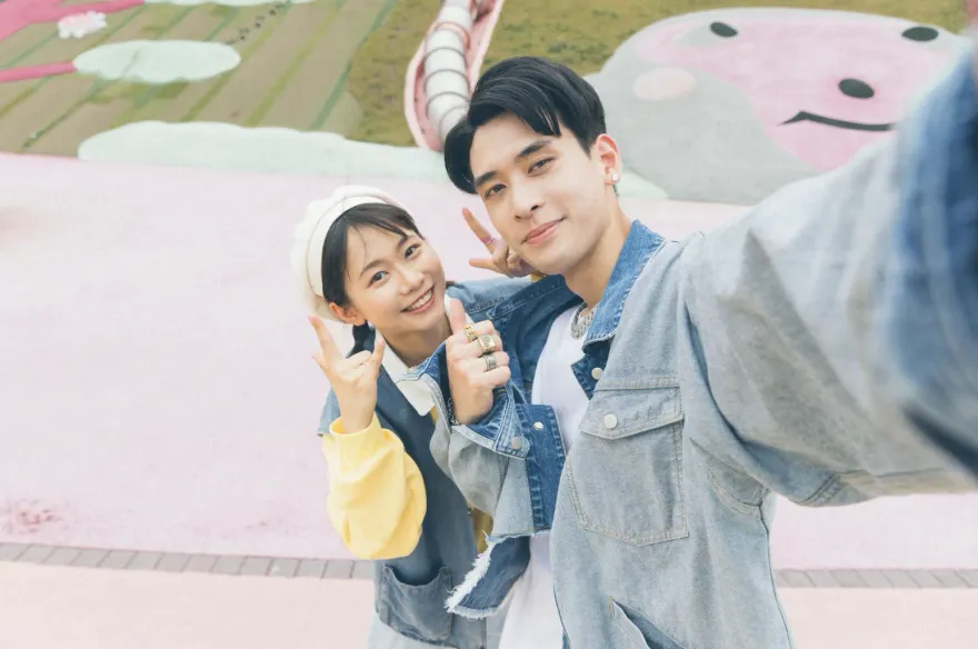 單身男歌手認不善表達　自備「告白神器」傳情意