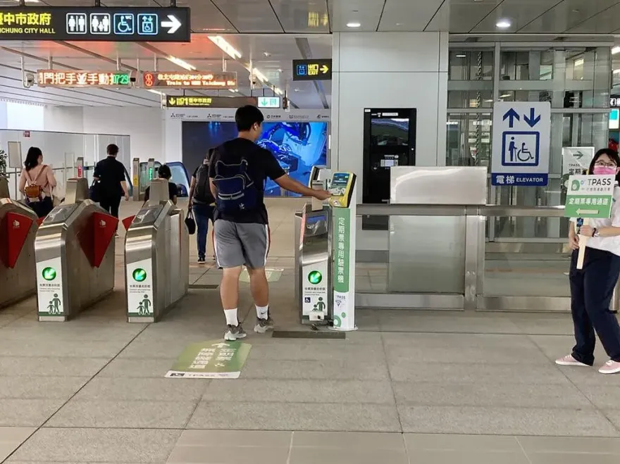 TPASS月票基北北桃都會通首上班日順暢　北市上午賣破2萬張