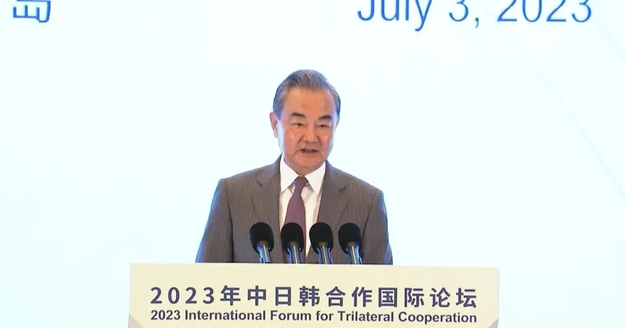 王毅：中日韓3國應合作　非遏制及圍堵近鄰