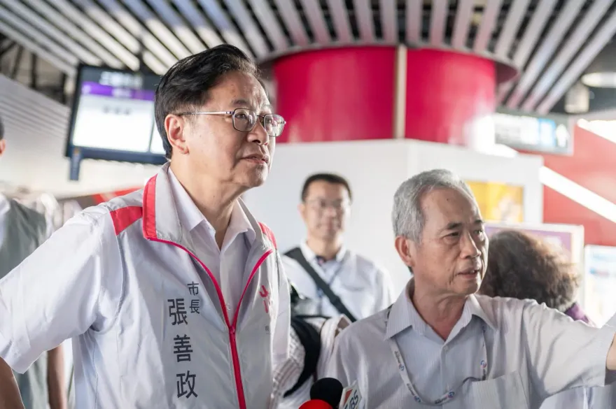 張善政視察「基北北桃都會通」使用　加開接駁公車提升輸運效率