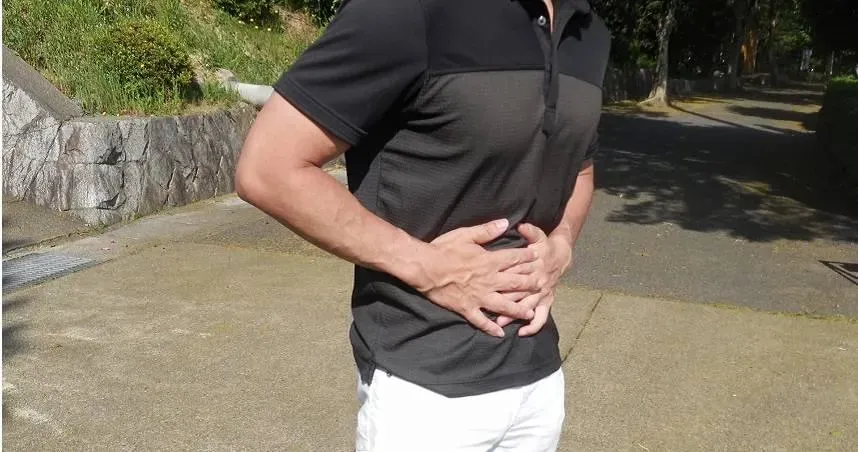 40歲男腸子脹痛急診　竟塞「300顆葡萄籽」嚇壞醫