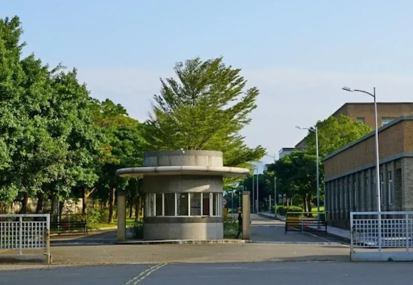 已婚上校所長偷情小17歲女學生！曾3連霸優良教師竟還有「這劣行」