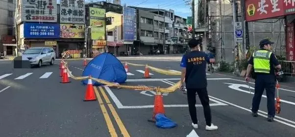 影/嘉義中埔死亡車禍！7旬嬤疑未走斑馬線　遭綠燈起步大貨車輾過送醫不治