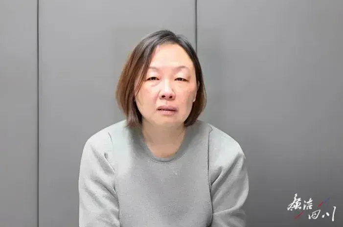 四川女官員遭爆假公濟私「出國看球賽」　喝酒專挑「茅台」高檔貨