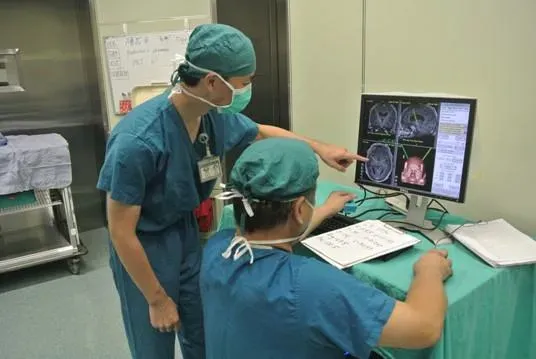 五旬男罹巴金森症小號吹成「抖音」　經評估靠「1手術」重返健康