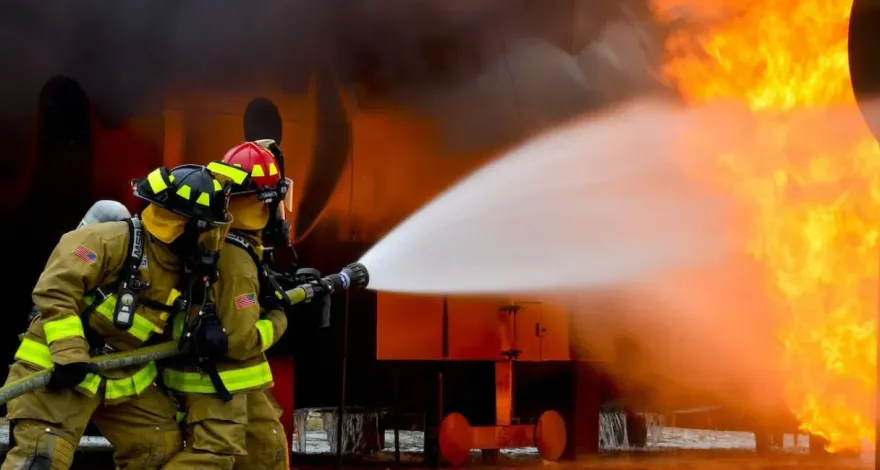 快訊/彰化民宅驚傳大火！13歲少年頂樓狂喊「救命」