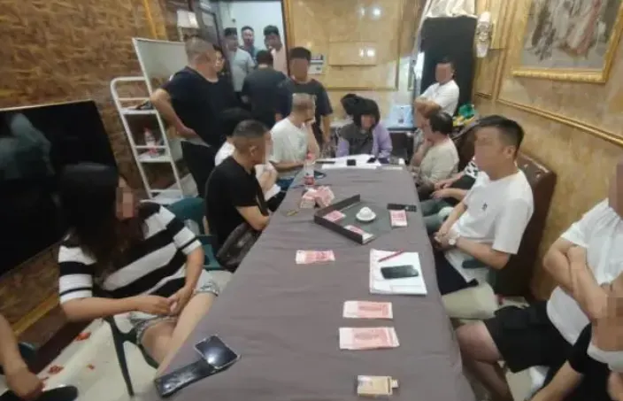 「慶祝」小孩大學考到660高分　爸媽深夜聚賭警破門逮9人