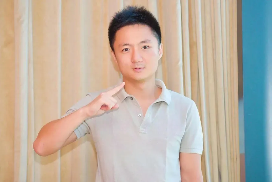 獨/不愛買名牌的百億身家富翁  香港電競教父鍾培生: 「我只買機會」