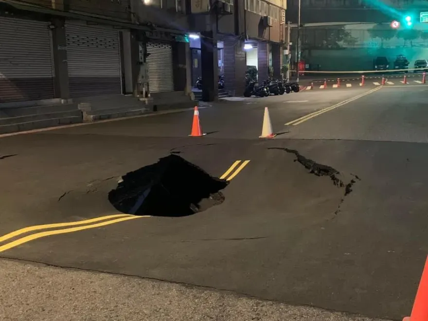北市南京西路「天坑」原因出爐　晚間8點可恢復通車
