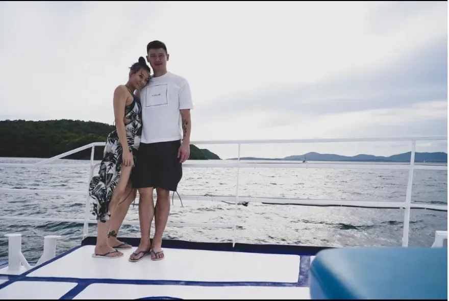 離婚不到1年！劉雨柔高調公開認愛　緊貼T1球星胡凱翔羞喊：寵妻魔人