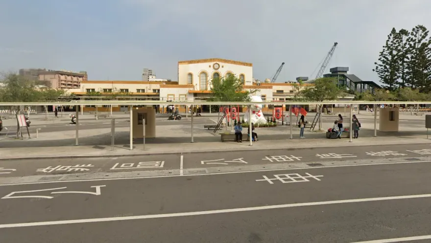 影/太狠了！2街友嘉義火車站前互毆　擒抱重摔頭部重創亡…兇嫌遭聲押