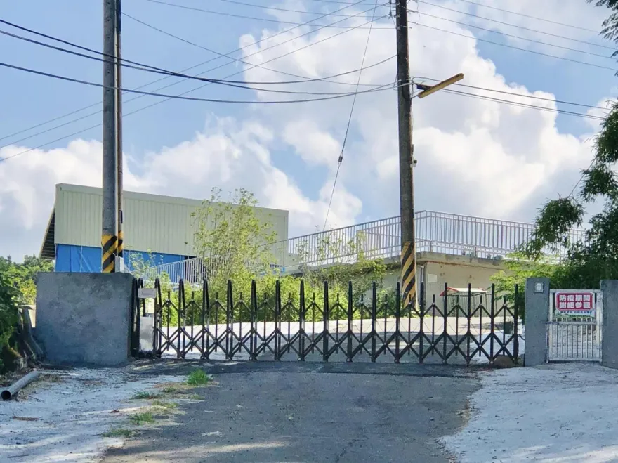 陳明文父子的養豬場又出事！遭爆疑違規排廢水進灌溉溝渠