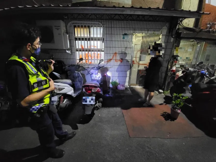 影/蘆洲恐怖情人！被分手竟衝女友姊家噴漆　大門鑰匙孔灌膠再吞安眠藥