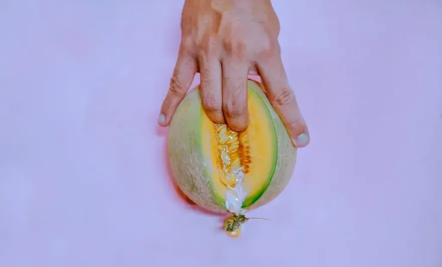 「你家是成人片拍攝地」老司機好友揭秘！AV女優隔牆激戰　30歲男嚇壞