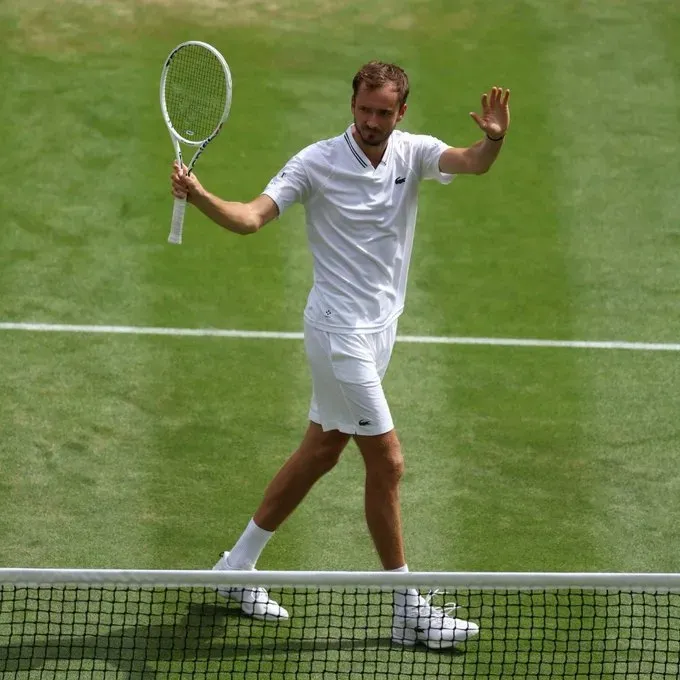 影／對手因傷退賽　俄名將梅迪維夫首度挺進溫網八強