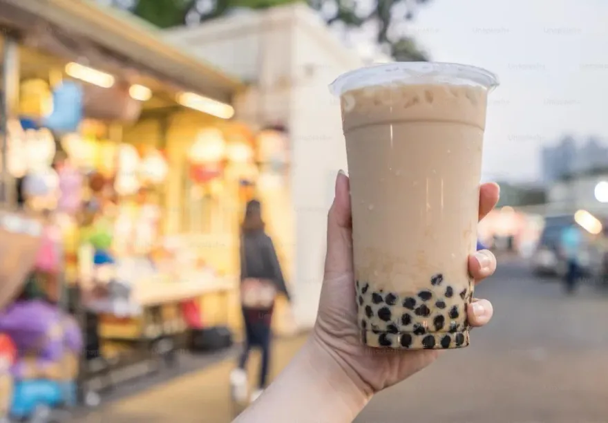 愛在七夕/飲料喝起來！情侶攜手喝珍奶「一杯免費」　星巴克消費1314送玫瑰