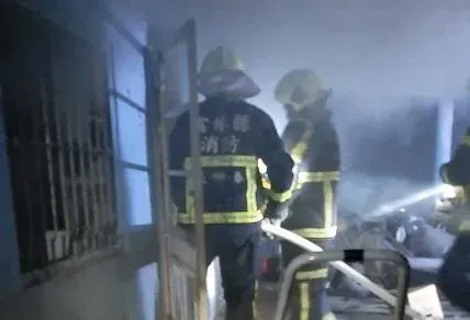 雲林民宅清晨惡火！61歲獨居男倒臥雜物堆送醫不治