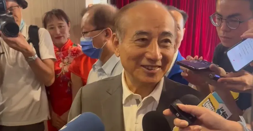侯友宜、郭台銘終於同框！王金平反應曝光　親吐8字回應