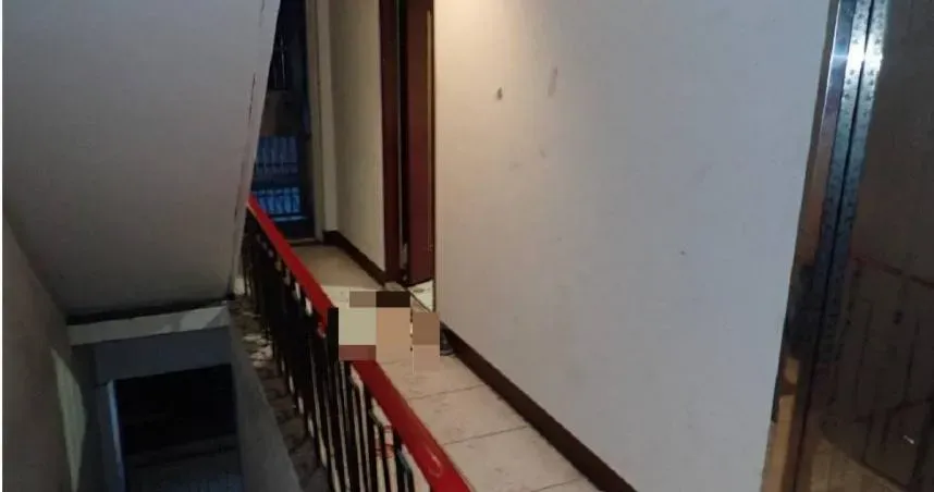 兒登門索討「2萬5」債務　父揮刀怒砍親生血肉遭逮