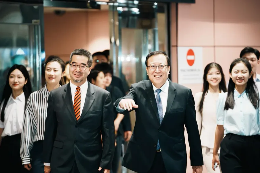 影/陸生交流團抵台　長相甜美女大生超開心