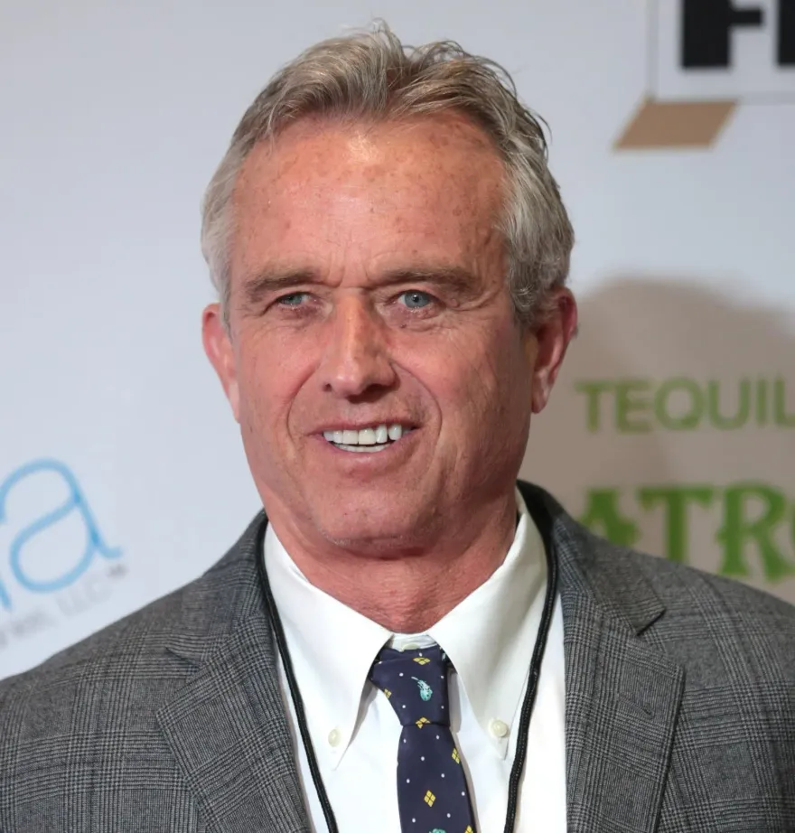 小羅伯甘迺迪稱「新冠病毒與疫苗是猶太人、華人的生物戰劑」　遭左翼右翼群起批評