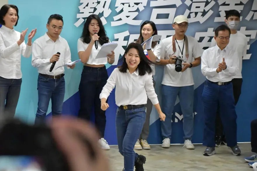 徐巧芯主持郭台銘3場見面會 沈富雄不忍吐4字真心話