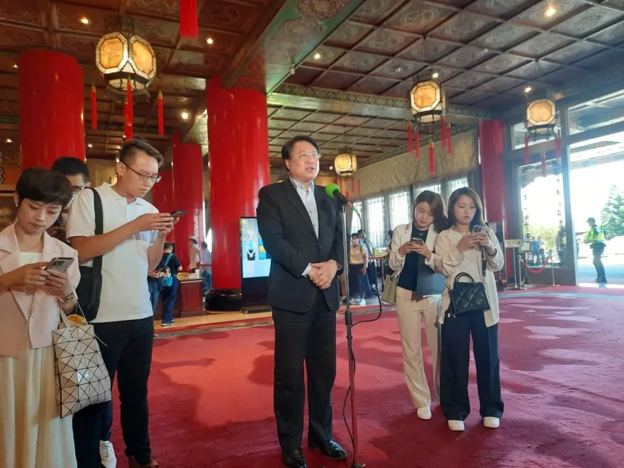 影/侯競辦批「基隆市長任內沒社宅完工」 林右昌說話了