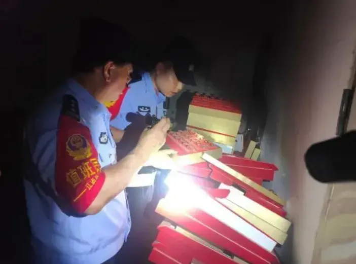 粗心店員錯將19件金飾當回收物贈與拾荒老人　急聯絡警幫尋回