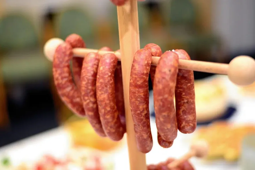 香腸配養樂多會致癌？營養師列7組「相剋」食物　迷思一次解