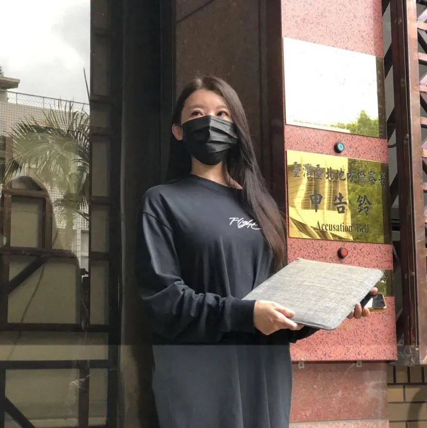 小紅老師報警了！突發「不自殺聲明」公開恐嚇私訊：敢告NO哥黑道就處理妳