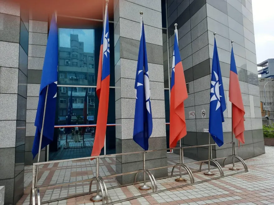 「柯朱藍白合已通話」民眾黨嗆告！　國民黨表尊重：繼續努力