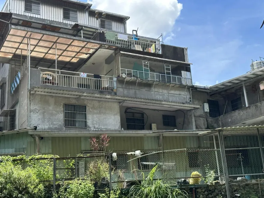 黃國昌透天厝要拆了！9建物違建占國有地　新北市政府限期改善：否則出動拆除大隊